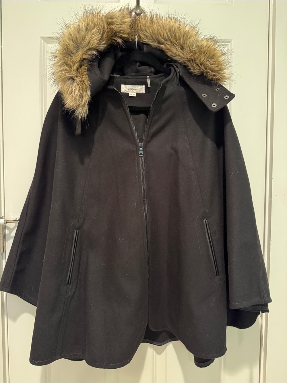 Wildflowers Black Hooded Cape with Faux-Fur Trim OS NWT